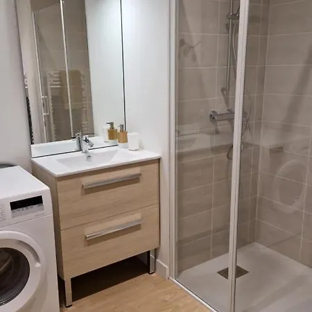 T2 Proche Gare * Лаваль